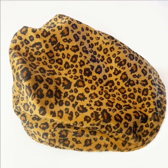 Messenger Cap Hat Leopard - Picture 2 of 4